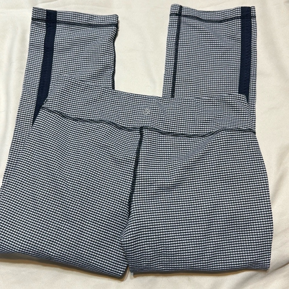 Lululemon crops